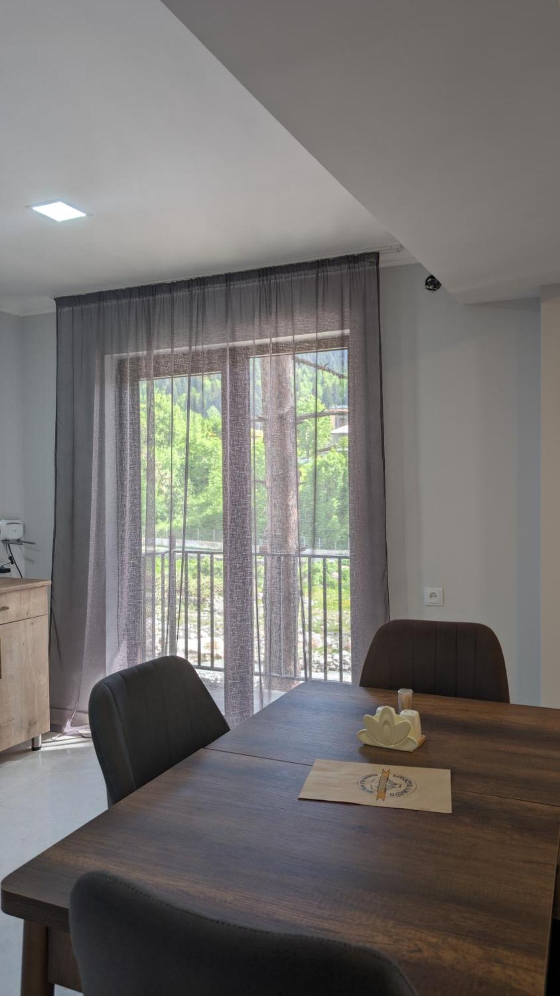 Shara Hotel Mestia Kültér fotó